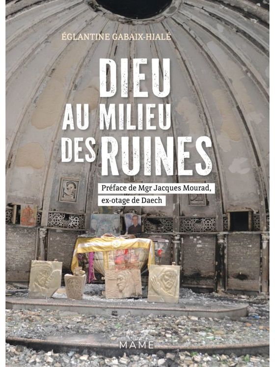 Dieu au milieu des ruines